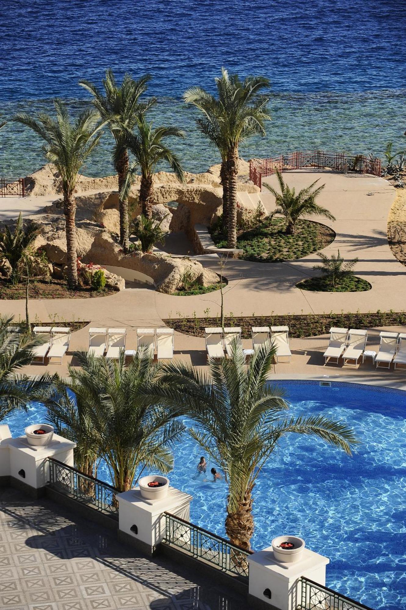 Stella Di Mare Beach Hotel & Spa Sharm el-Sheikh Bagian luar foto The pool at the Hilton Sharm El Sheikh
