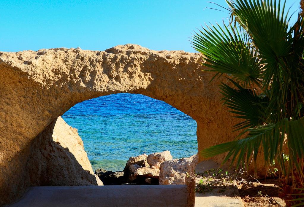 Stella Di Mare Beach Hotel & Spa Sharm el-Sheikh Bagian luar foto The Roman bridge of Almuñécar