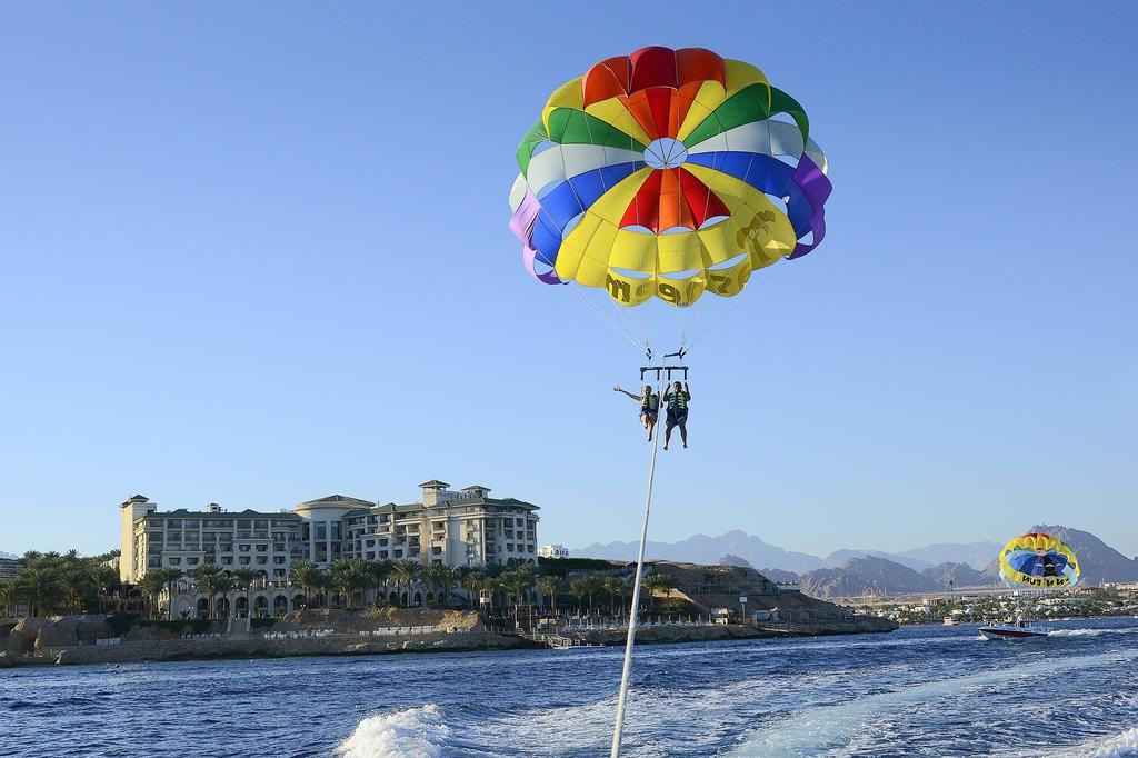 Stella Di Mare Beach Hotel & Spa Sharm el-Sheikh Bagian luar foto Parasailing in Egypt